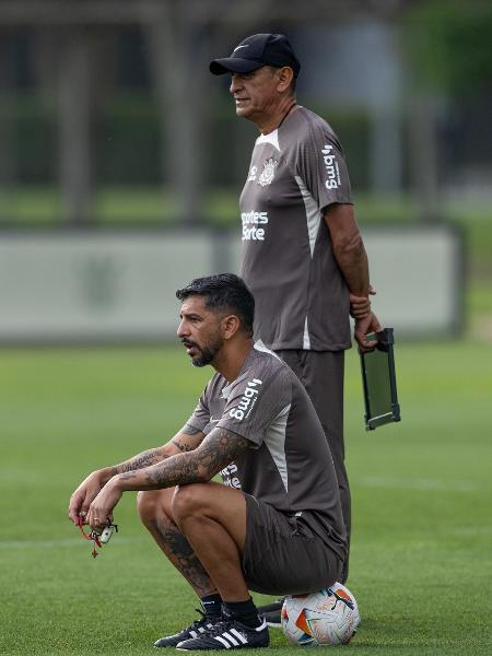 Ramón Diaz e Emiliano, técnico e auxiliar do Corinthians - Rodrigo Coca/Agência Corinthians