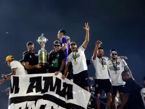 Juca: Botafogo é o time da temporada, mas Brasileirão não está definido