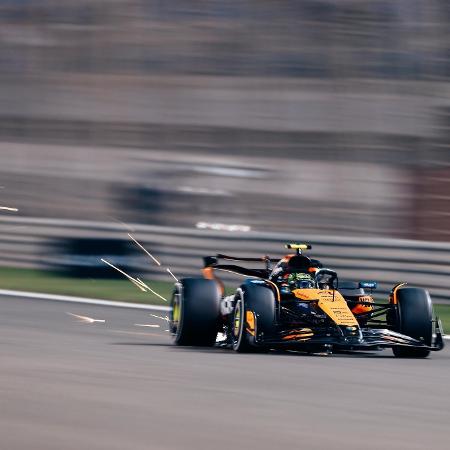 Lando Norris, da McLaren durante o segundo treino livre no Bahrein Lando Norris, da McLaren durante o segundo treino livre no Bahrein