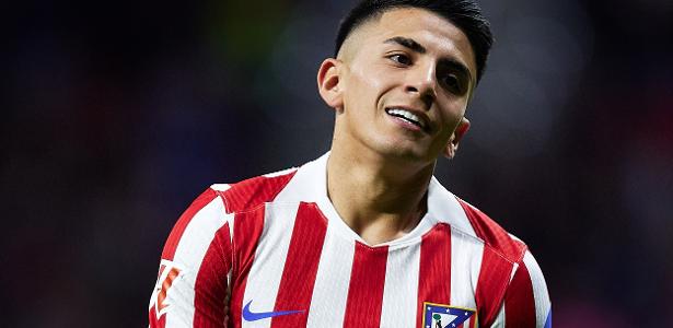 Thiago Almada opta pelo River Plate em meio a má fase do clube