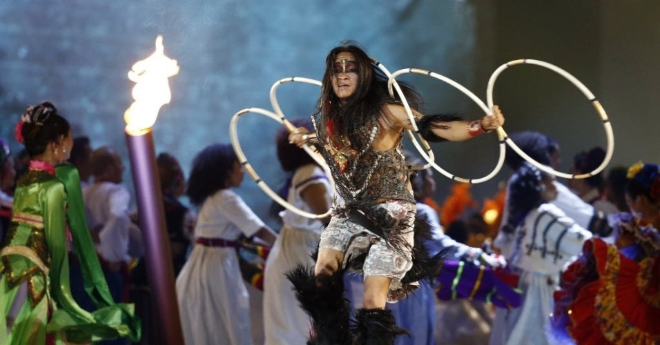 Cirque du Soleil faz apresentação durante abertura dos Jogos Pan-Americanos