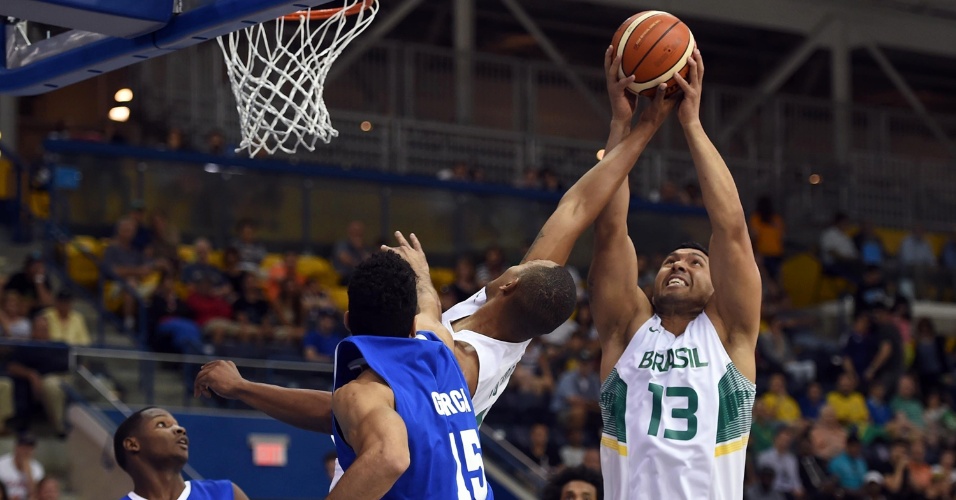 Brasil enfrenta a República Dominicana na semifinal do basquete masculino