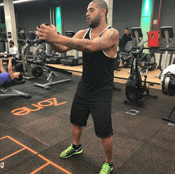Adriano Imperador publica treinos no Instagram