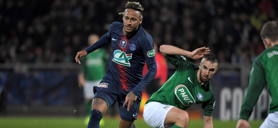 Neymar ficou fora do duelo deste sábado pelo Campeonato Francês - LOIC VENANCE/AFP