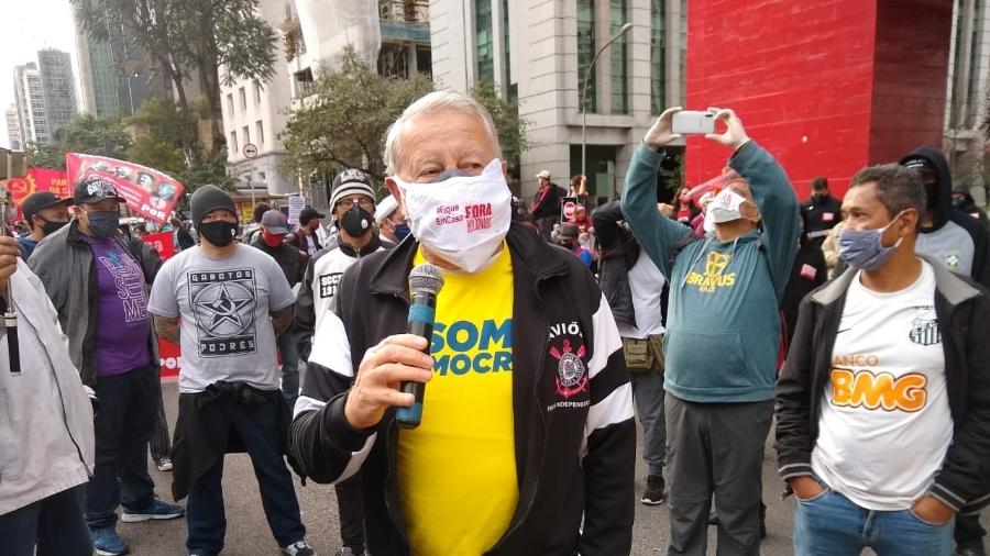 Chico Malfitani, fundador da Gaviões, em protesto na Av. Paulista contra Bolsonaro - Adriano Wilkson/UOL