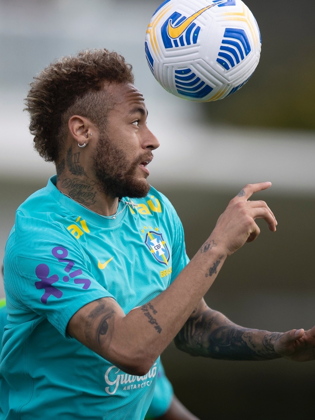 Por que Neymar não está jogando pela seleção do Brasil nas Olimpíadas?