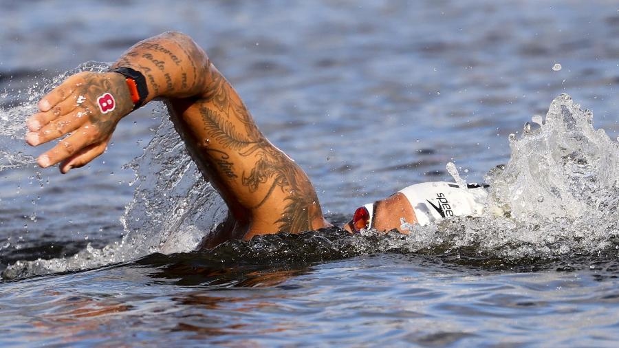 Ana Marcela Cunha nada na prova de maratona aquática dos Jogos Olímpicos de Tóquio - REUTERS/Leonhard Foeger