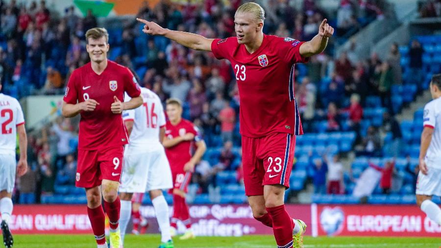 Erling Haaland comemora gol da Noruega contra Gibraltar, pelas Eliminatórias da Copa do Mundo de 2022 - AFP