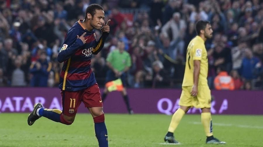 Golaço de Neymar contra o Villarreal, em 2015, está no top 10 do Barcelona - AFP PHOTO/ JOSEP LAGO 