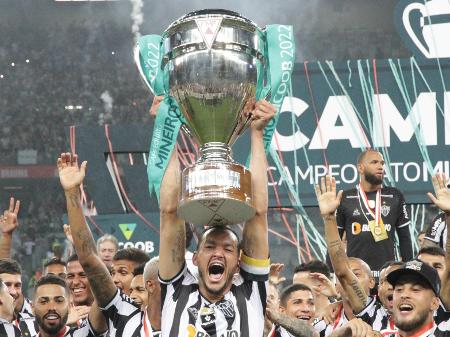 Conquistar títulos virou rotina no Atlético-MG, ao mesmo tempo que a dívida cresce - Fernando Moreno/AGIF