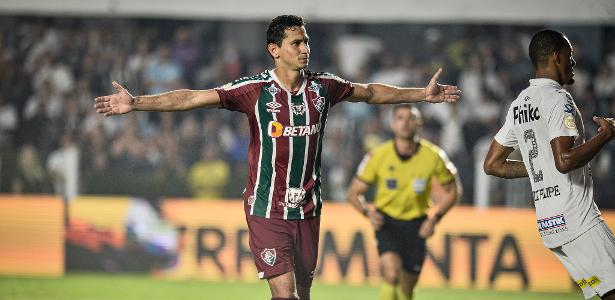 Ganso, do Fluminense, comemora gol contra o Santos pelo Brasileirão