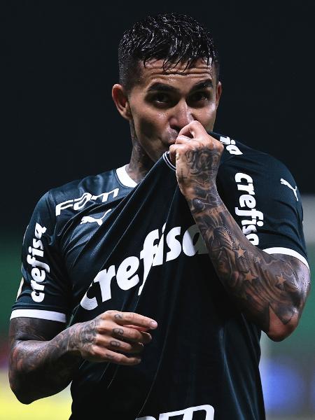 Dudu, do Palmeiras, comemora gol contra o Fortaleza pelo Brasileirão. - Ettore Chiereguini/AGIF