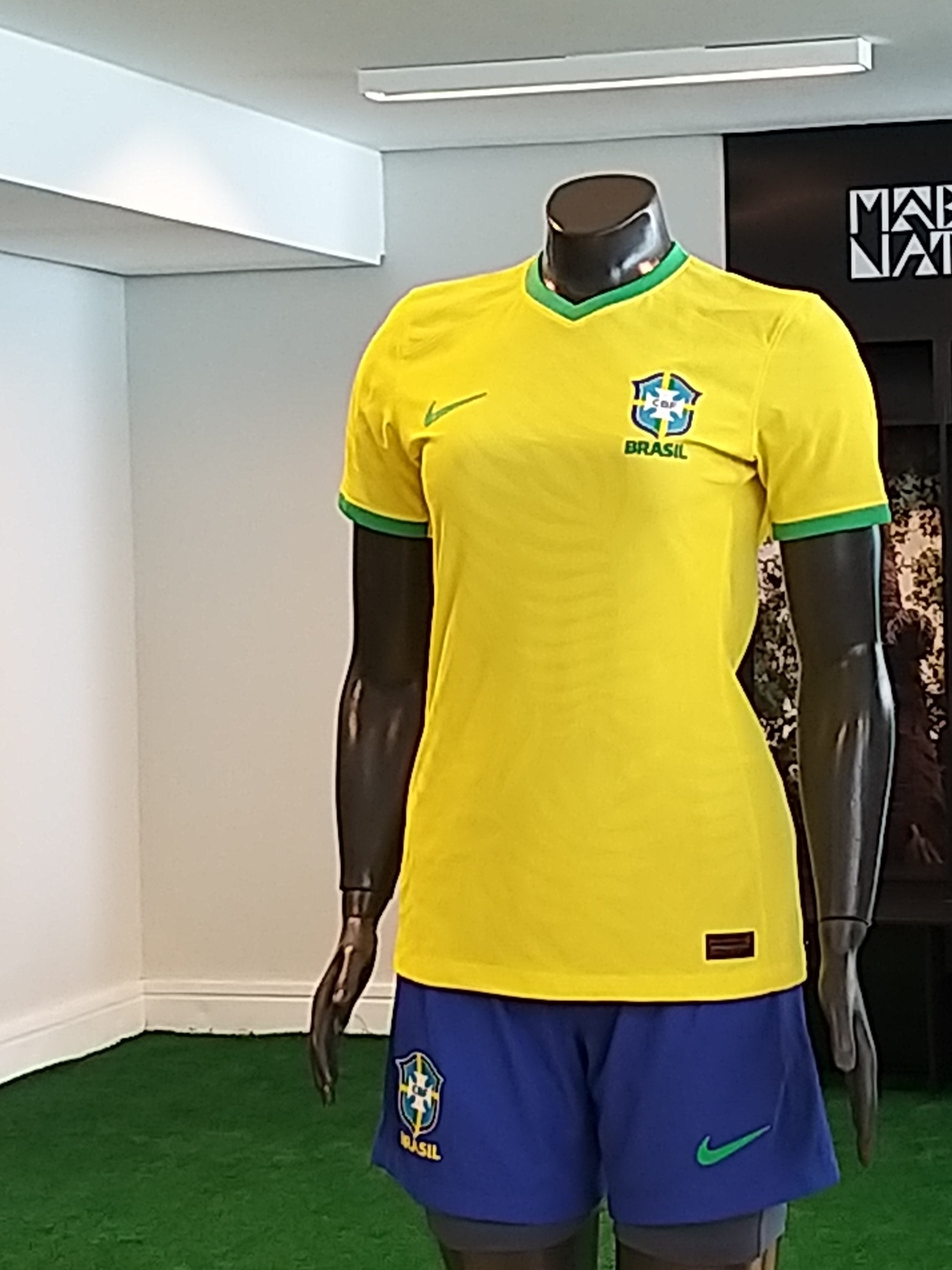 Seleção feminina apresenta novo uniforme para a disputa da Copa do