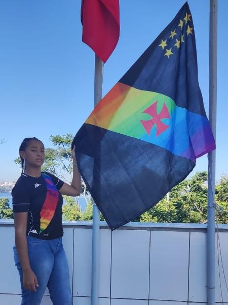 Yasmin Guimarães é atleta de remo do Vasco e hasteou bandeira LGBTQIA+ na sede náutica do clube - Divulgação CRVG