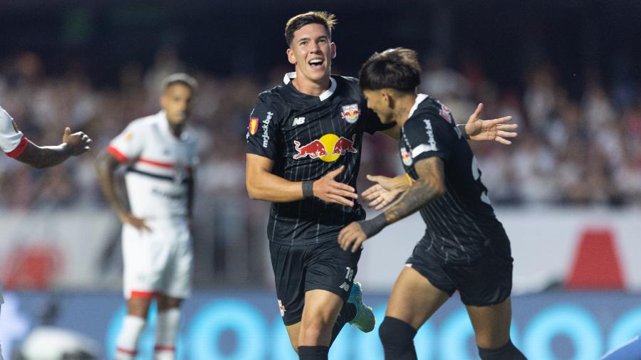 Thiago Borbas comemora gol do Red Bull Bragantino sobre o São Paulo: 2 a 2 no Morumbis