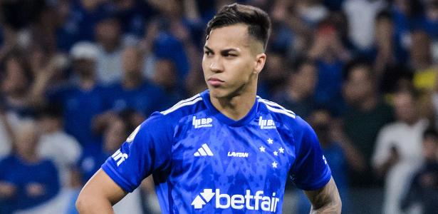 Cruzeiro empata com Internacional em casa após perder pênalti crucial.