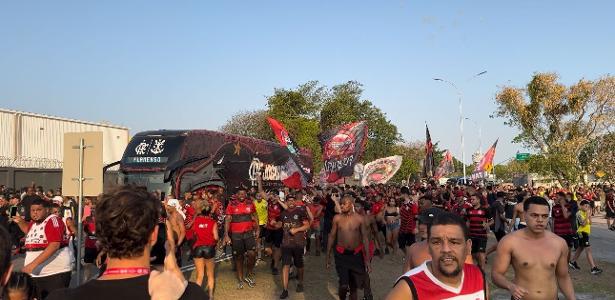 Aerofla oferece suporte aos jogadores antes de partida contra o Peñarol.