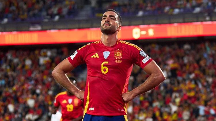 Mikel Merino, da Espanha, comemora gol contra a Bulgária, pelas Eliminatórias para a Copa Mikel Merino, da Espanha, comemora gol contra a Bulgária, pelas Eliminatórias para a Copa