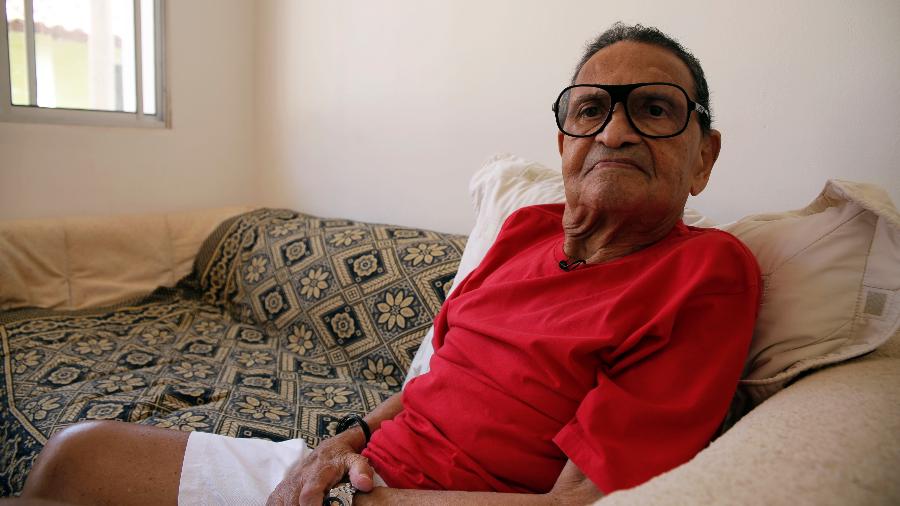 Sérgio Noronha, antigo comentarista da Globo, vive hoje no Retiro dos Artistas no Rio - Tais Vilela/UOL