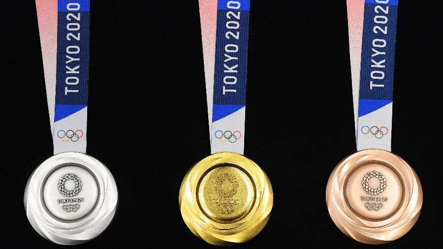 Medalhas de prata, ouro e bronze dos Jogos Olímpicos de 2020 - Atsushi Tomura/Getty Images