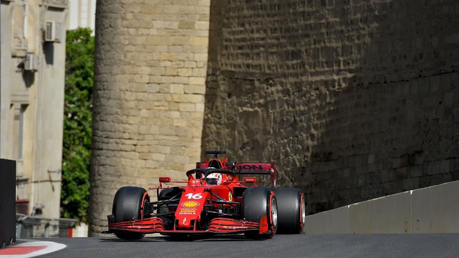 Charles Leclerc, pole position para o GP do Azerbaijão, durante a sessão classificatória em Baku - Ferrari