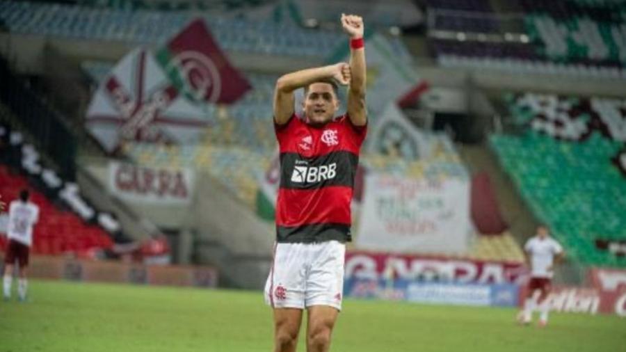 Volante João Gomes, de 21 anos, virou titular e tem se tornado um xodó da torcida do Flamengo  - Alexandre Vidal / Flamengo
