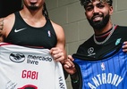 Gabigol bomba mesmo longe da Copa com filme, propaganda, NBA e rap