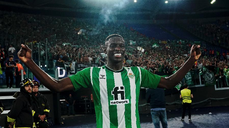 Luiz Henrique comemora gol marcado pelo Betis na Liga Europa - Danilo Di Giovanni/Getty Images