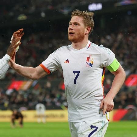 Kevin De Bruyne comemora gol marcado contra a Alemanha - Alexander Hassenstein/Getty Images