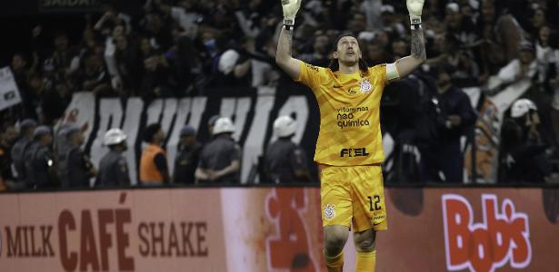 Cássio amplia recorde e chega a 31 pênaltis defendidos no Corinthians