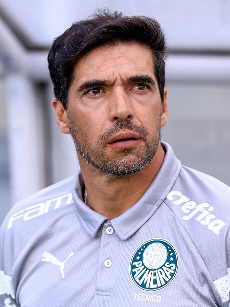Abel Ferreira comanda o Palmeiras contra o Botafogo-SP pelo Campeonato Paulista