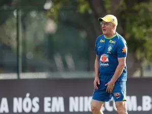 Dorival sinaliza duas mudanças na seleção para enfrentar o Paraguai