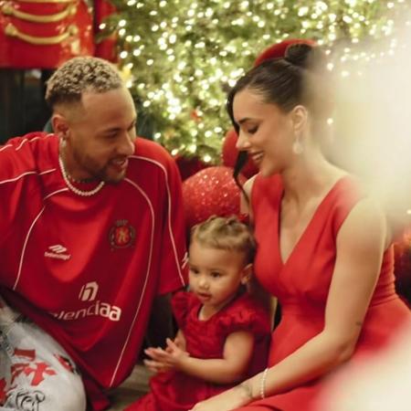 Neymar, Mavie e Bruna Biancardi em festa de Natal