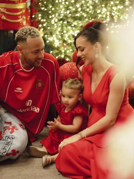 Neymar, Mavie e Bruna Biancardi em festa de Natal