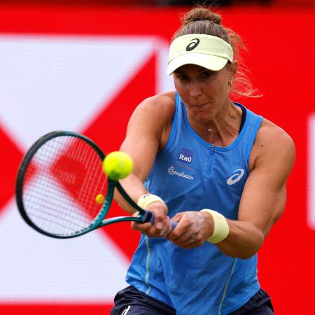 Bia Haddad em ação contra Petra Kvitova no WTA 500 de Queen"s - Andrew Couldridge/Reuters