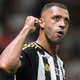 Atl&eacute;tico-MG anuncia Vitor Hugo em definitivo; zagueiro assina por dois anos