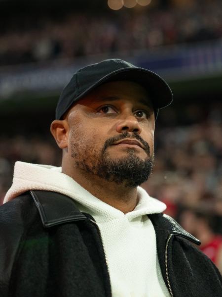 Kompany, técnico do Bayern de Munique, durante jogo contra o Arsenal, pela Champions League