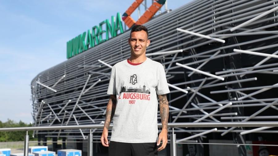 Iago, ex-Inter, está perto de estreia pelo Augsburg, da Alemanha - FC Augsburg/Divulgação