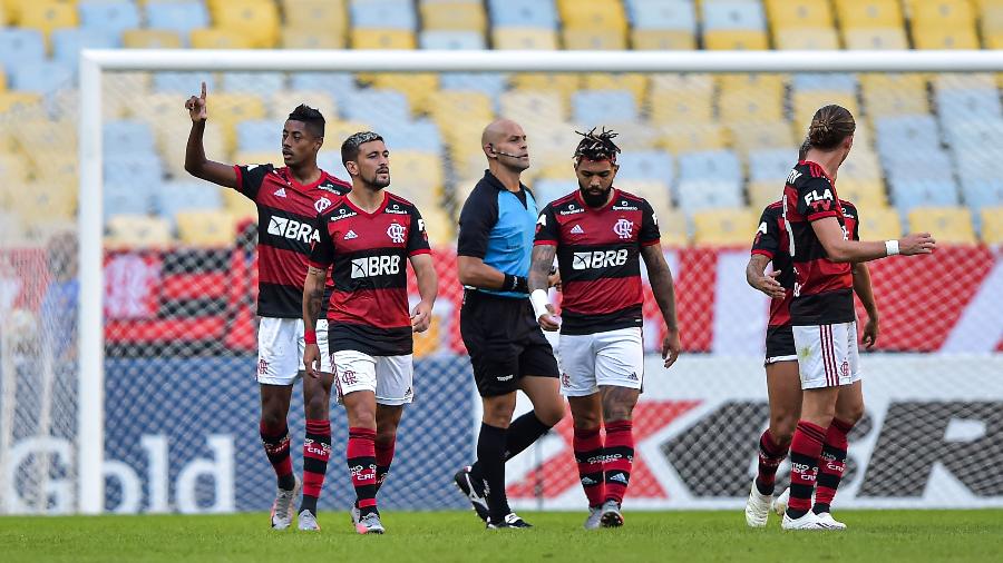 Bruno Henrique comemora gol do Flamengo na partida contra o Volta Redonda - Thiago Ribeiro/AGIF