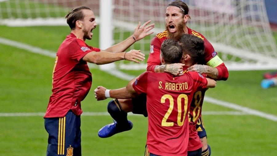 Espanha comemora gol em vitória contra a Alemanha, pela Liga das Nações - Getty Images