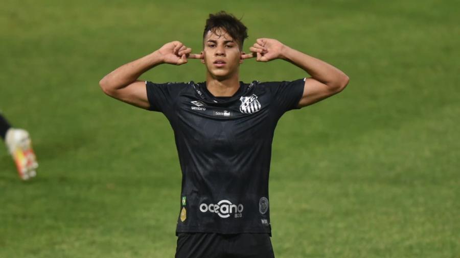 Kaio Jorge tampa os ouvidos ao comemorar gol contra o Olimpia na Libertadores - Ivan Storti/Santos FC