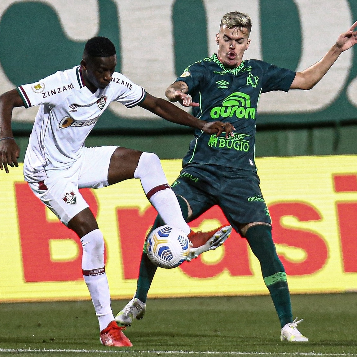 Fluminense x Chapecoense: veja onde assistir, escalações, desfalques e  arbitragem, brasileirão série a