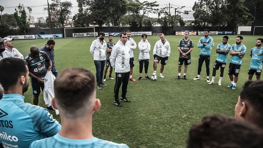 Fábio Carille reúne grupo do Santos durante treino no CT Rei Pelé - Ivan Storti/Santos