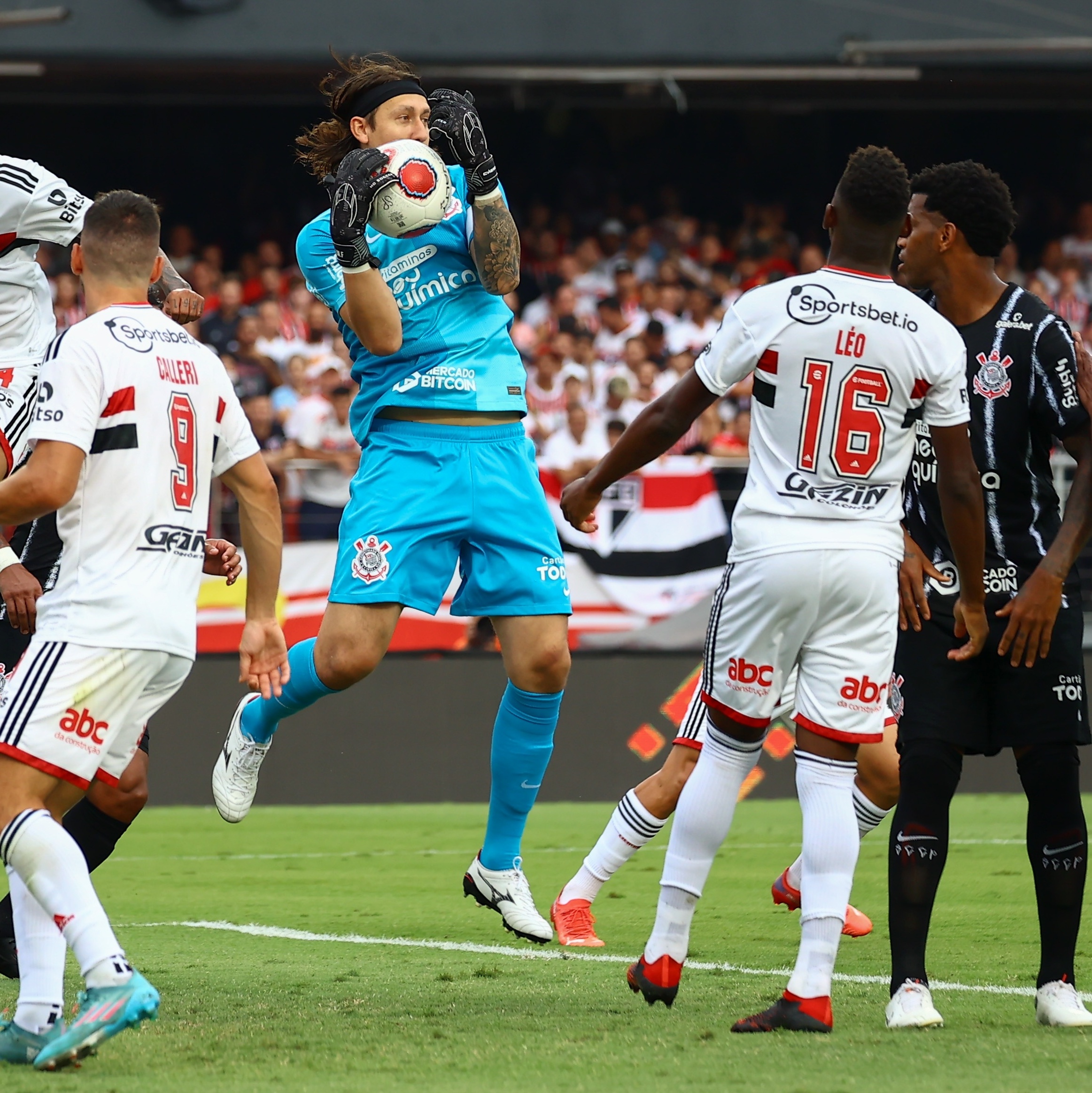 Corinthians e São Paulo brigam pelo Paulista e o prêmio de R$ 90 mil -  07/12/2021 - Esporte - Folha