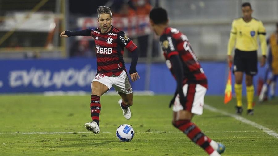 Diego Ribas em ação pelo Flamengo na partida contra a U. Catolica - Gilvan De Souza / Flamengo