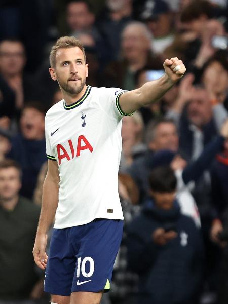 Harry Kane comemora gol marcado pelo Tottenham contra o Everton - Julian Finney/Getty Images