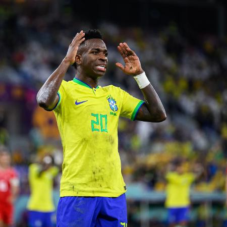 Vini Jr. lamenta chance perdida no jogo entre Brasil e Suíça
