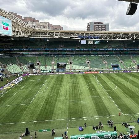 Gramado do Allianz Parque é irrigado antes de Palmeiras x Água Santa