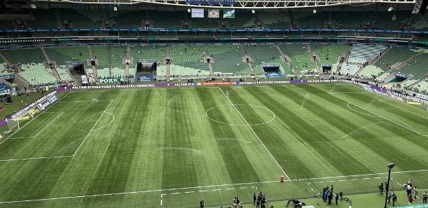 Palmeiras ultrapassa acordo do Corinthians em R$ 75 milhões por placas no campo