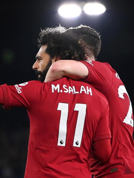 Mohamed Salah comemora seu primeiro gol, o segundo do Liverpool, na partida contra o Leeds. - Stu Forster/Getty Images